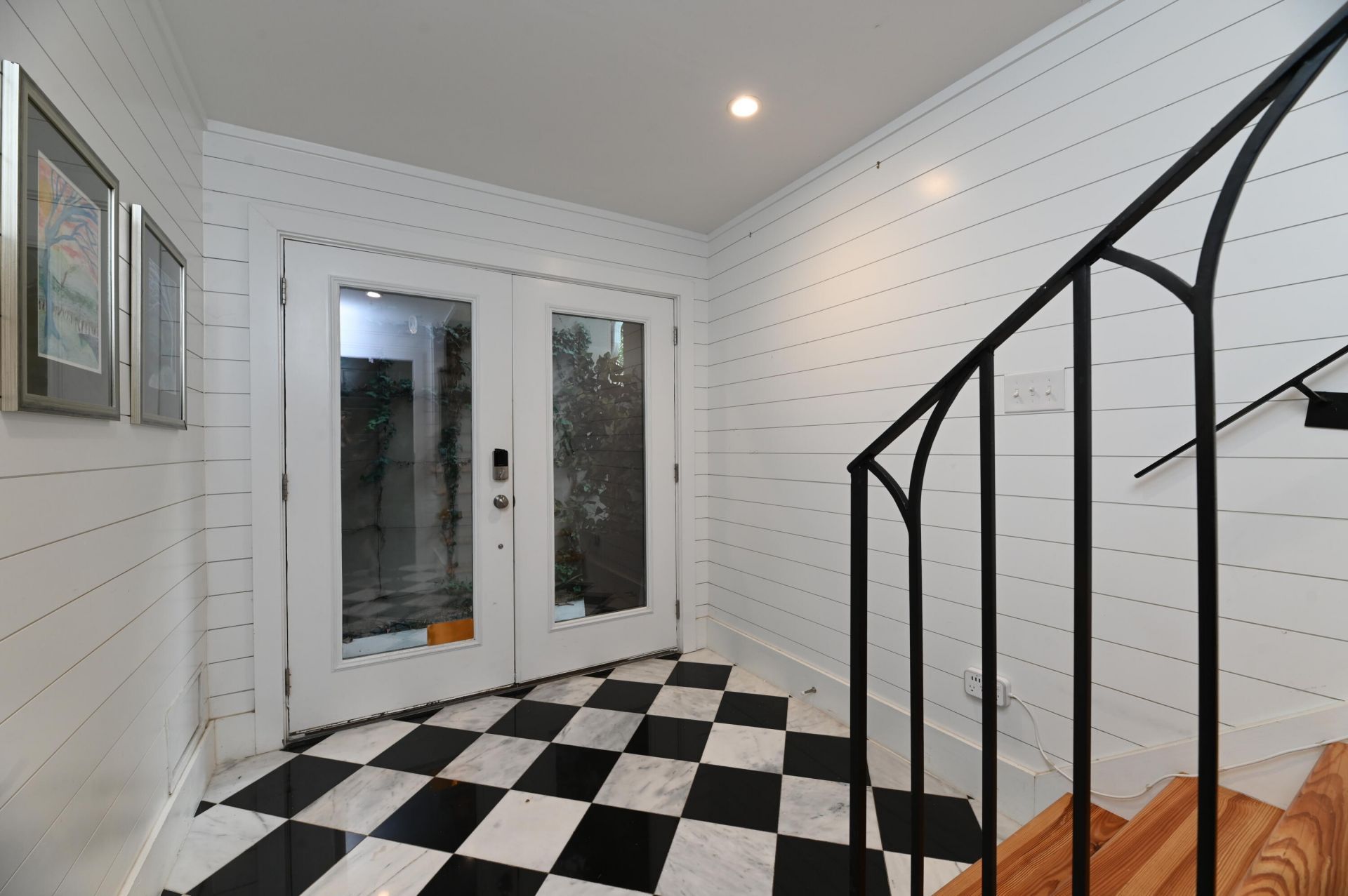 375 Huger Street Photo 2