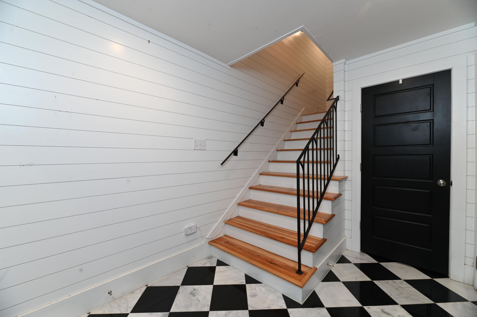 375 Huger Street Photo 3