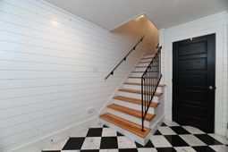 375 Huger Street photo 4