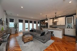 375 Huger Street photo 4