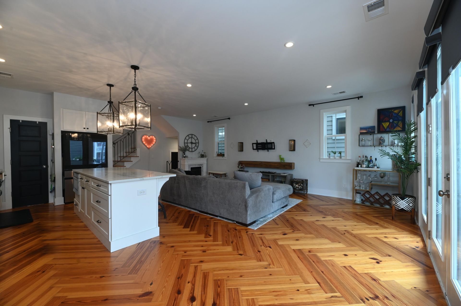 375 Huger Street Photo 7