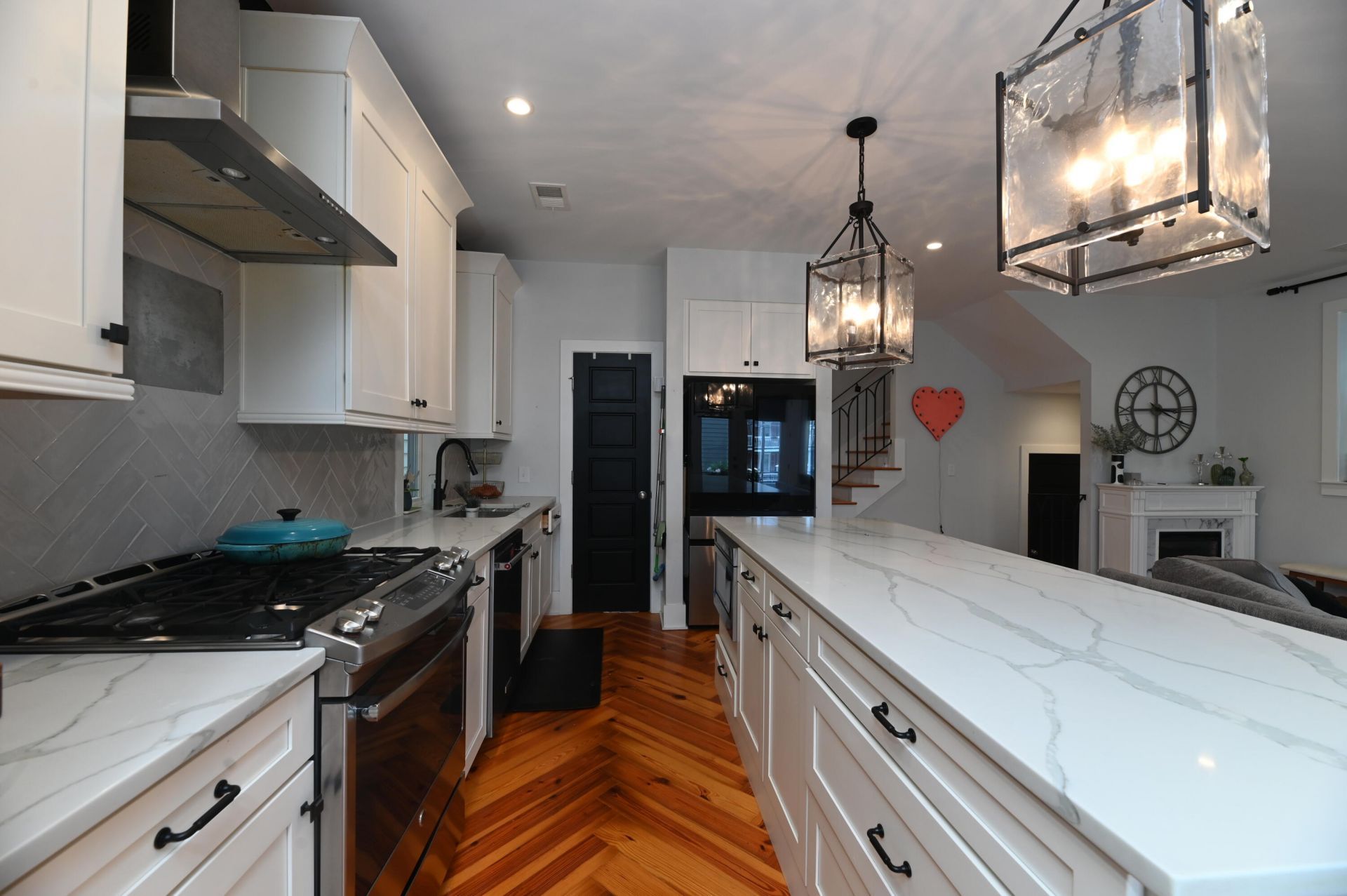 375 Huger Street Photo 8
