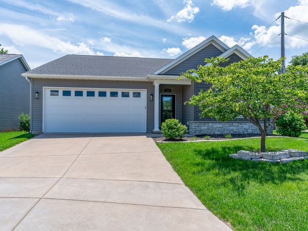 1455 W 39th Street , Davenport, IA 52806