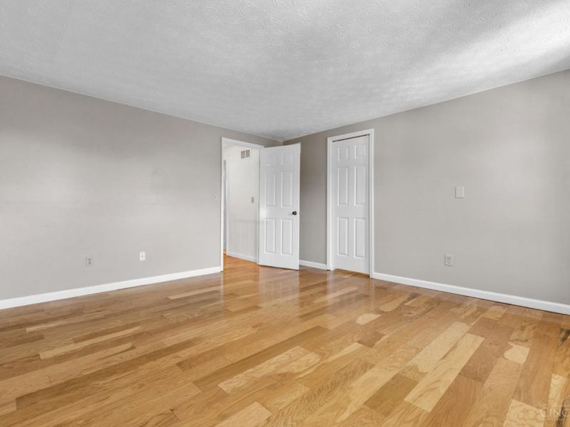10883 Lakehurst Court, Sycamore Township, OH 45242 Photo 12