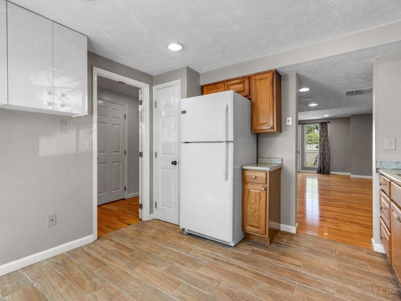 10883 Lakehurst Court, Sycamore Township, OH 45242 Photo 5