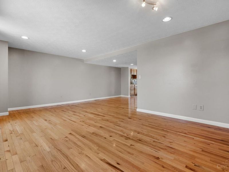 10883 Lakehurst Court, Sycamore Township, OH 45242 Photo 8