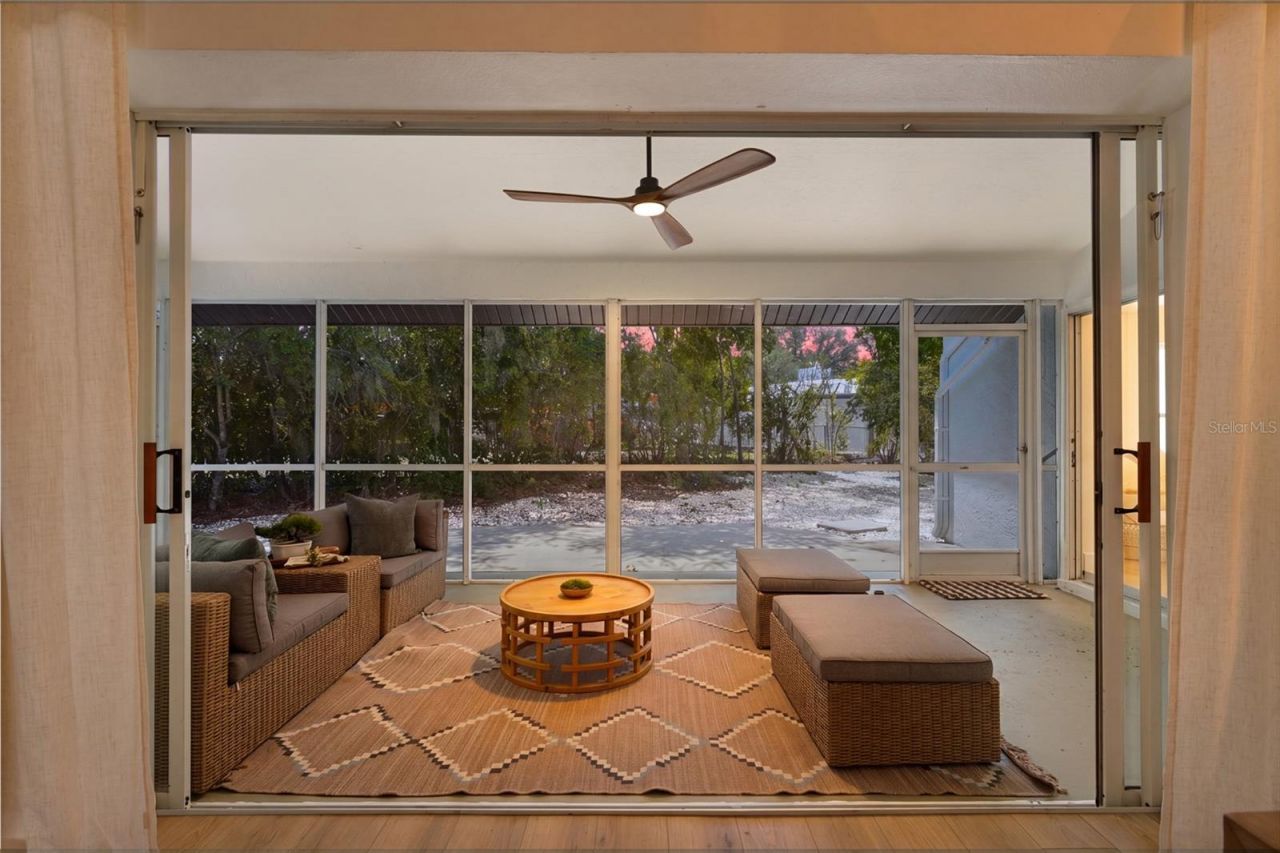 4074 Redbird Circle , Sarasota, FL 34231 Photo