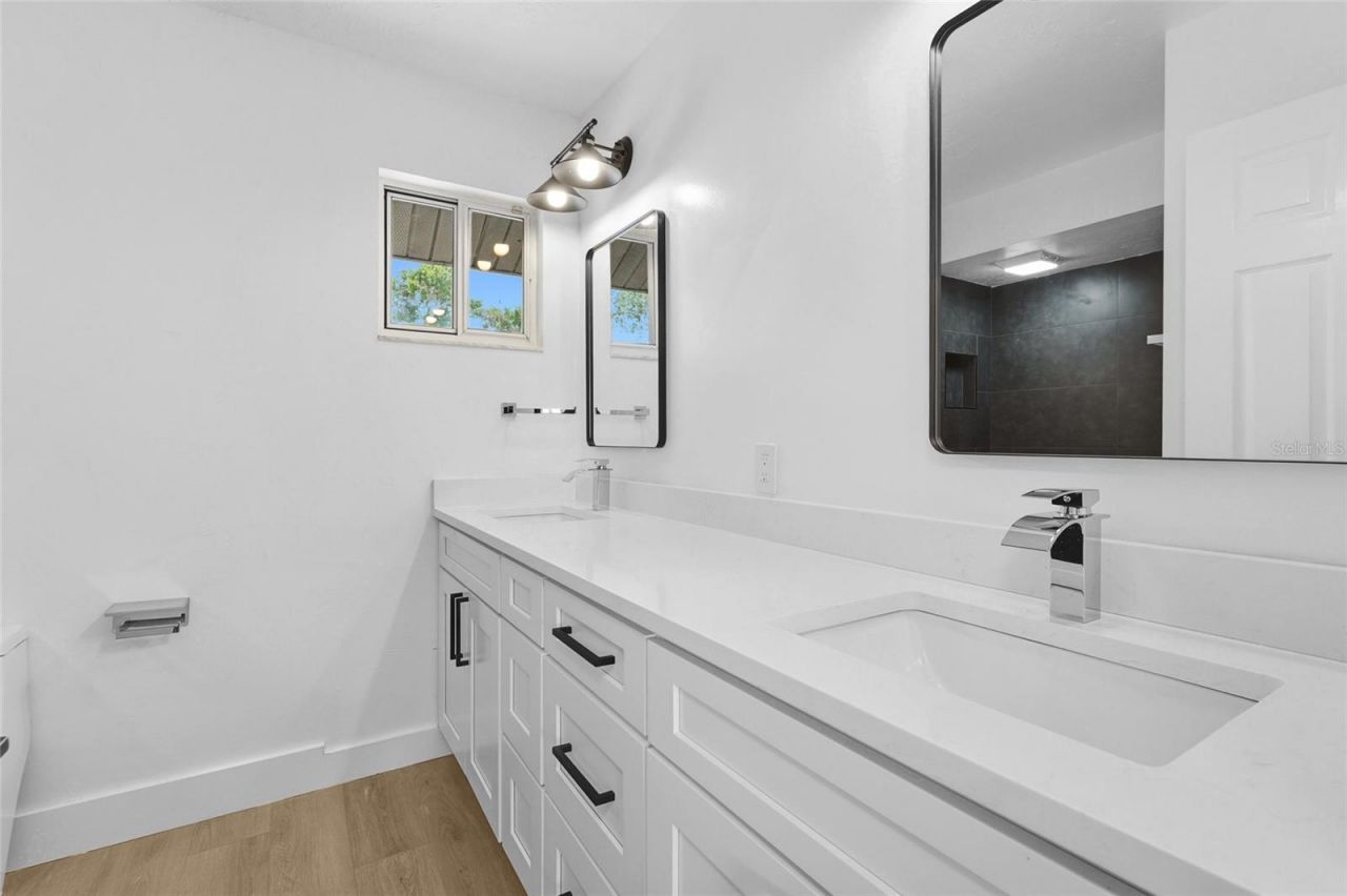 4074 Redbird Circle , Sarasota, FL 34231 Photo