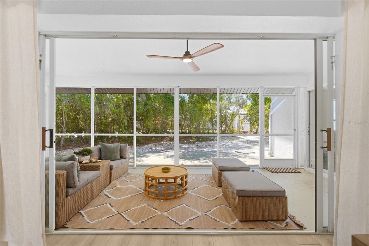 4074 Redbird Circle , Sarasota, FL 34231 Photo