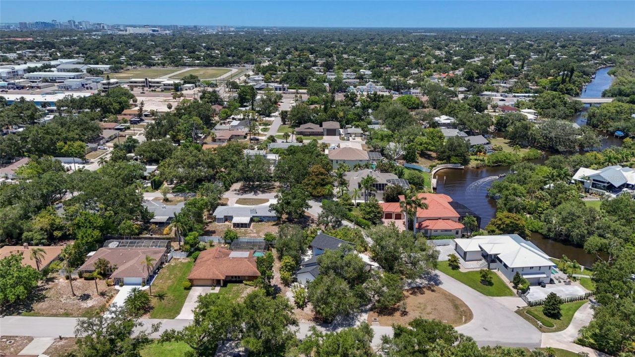4074 Redbird Circle , Sarasota, FL 34231 Photo
