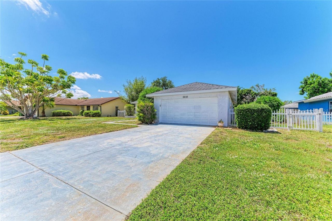 6601 13th , Bradenton, FL 34209 Photo
