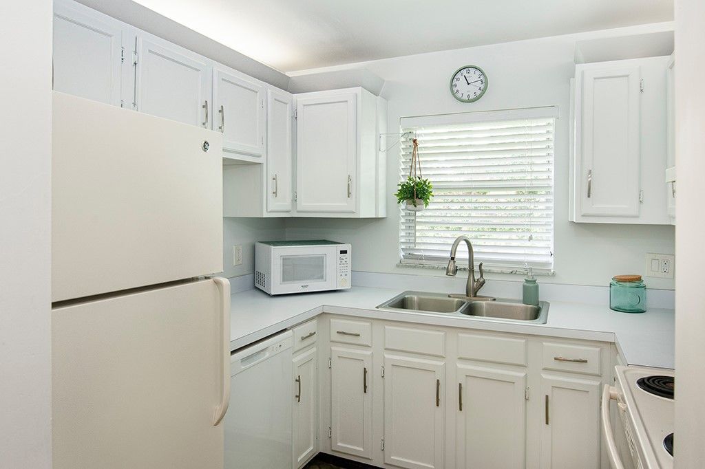 78 Royal Oak Drive, Unit 201, Vero Beach, FL 32962 Photo