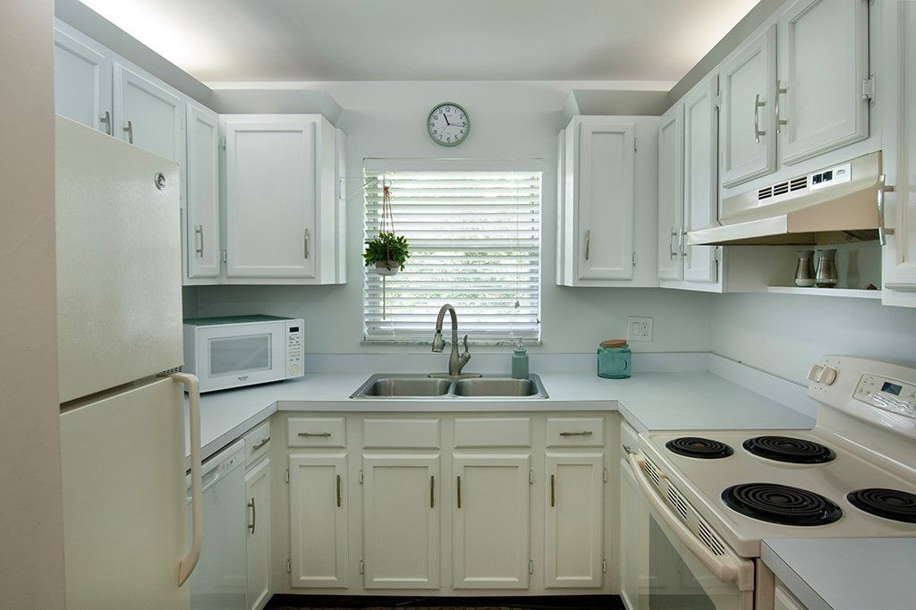 78 Royal Oak Drive, Unit 201, Vero Beach, FL 32962 Photo