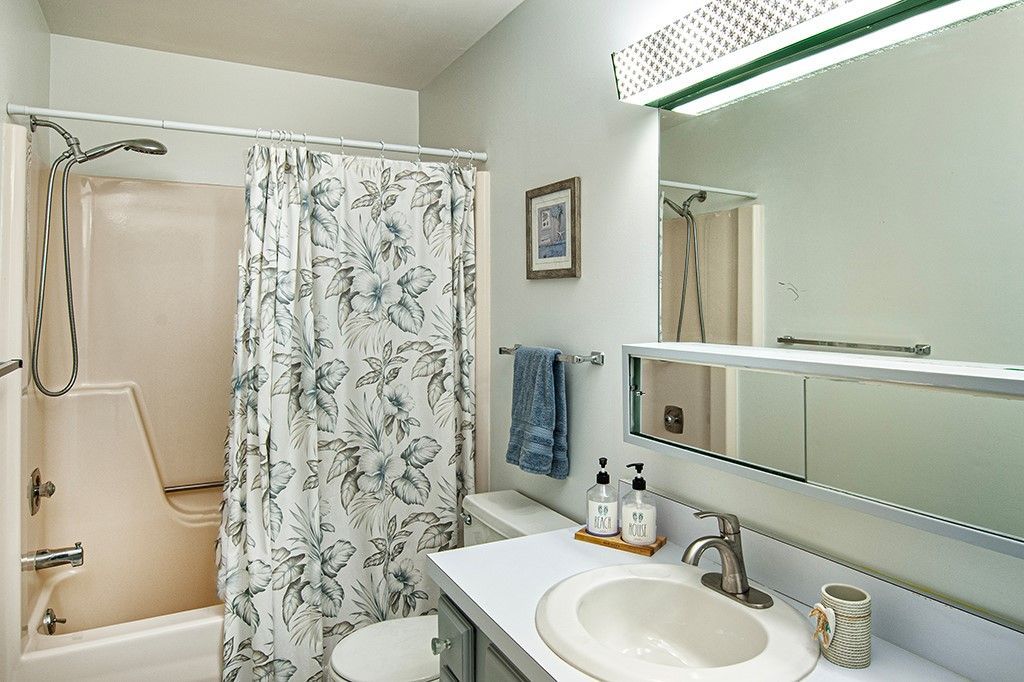 78 Royal Oak Drive, Unit 201, Vero Beach, FL 32962 Photo