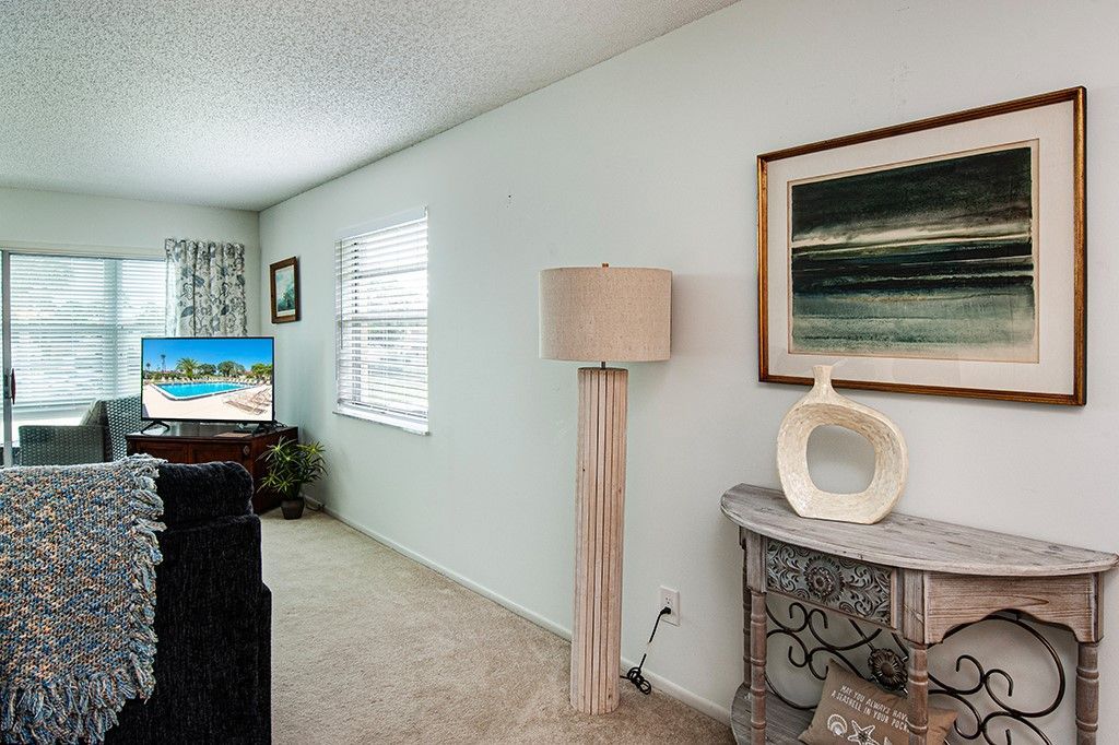78 Royal Oak Drive, Unit 201, Vero Beach, FL 32962 Photo