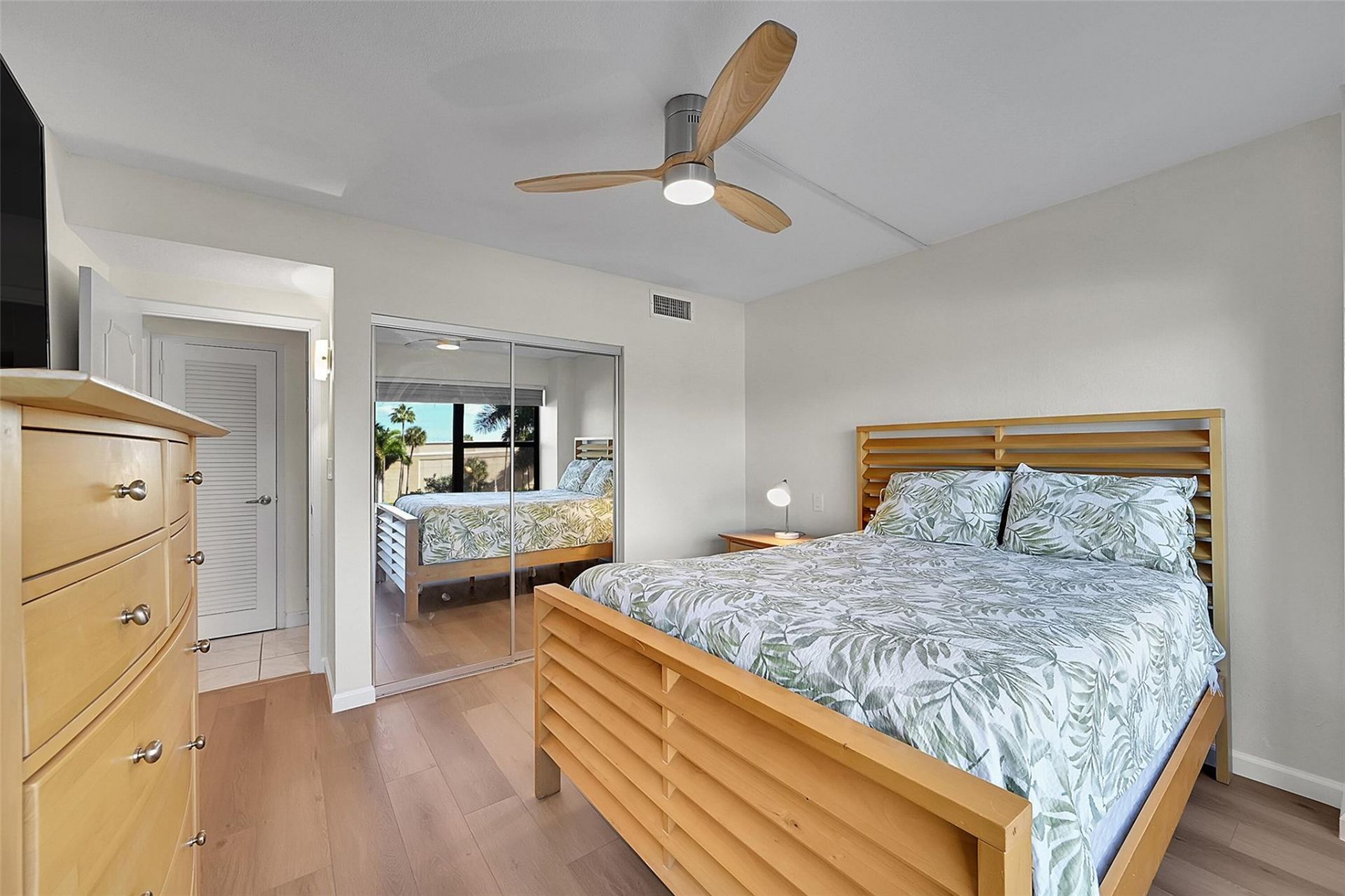 3800 Galt Ocean Drive, Unit 311, Fort Lauderdale, FL 33308 Photo