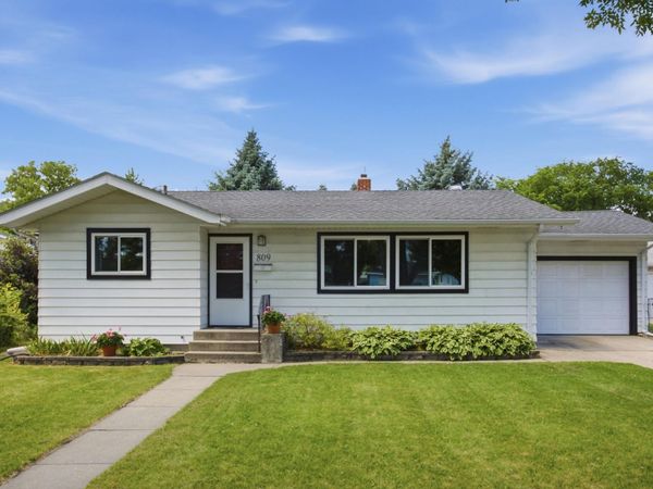 809 19TH Street N, Moorhead, MN 56560