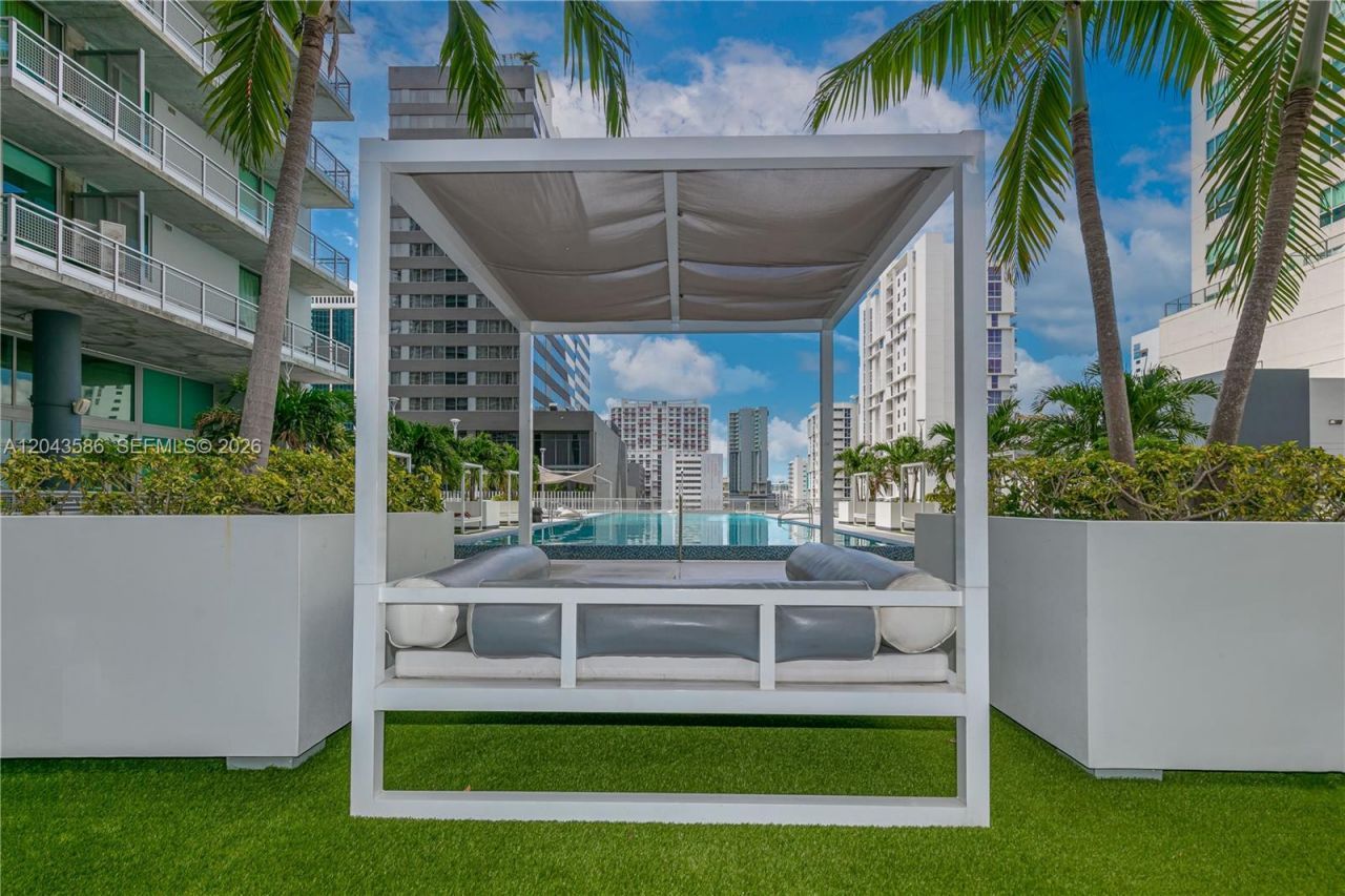 690 SW 1st Ct , Unit PHII17, Miami, FL 33130 Photo