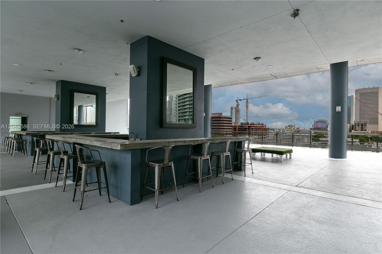 690 SW 1st Ct , Unit PHII17, Miami, FL 33130 Photo