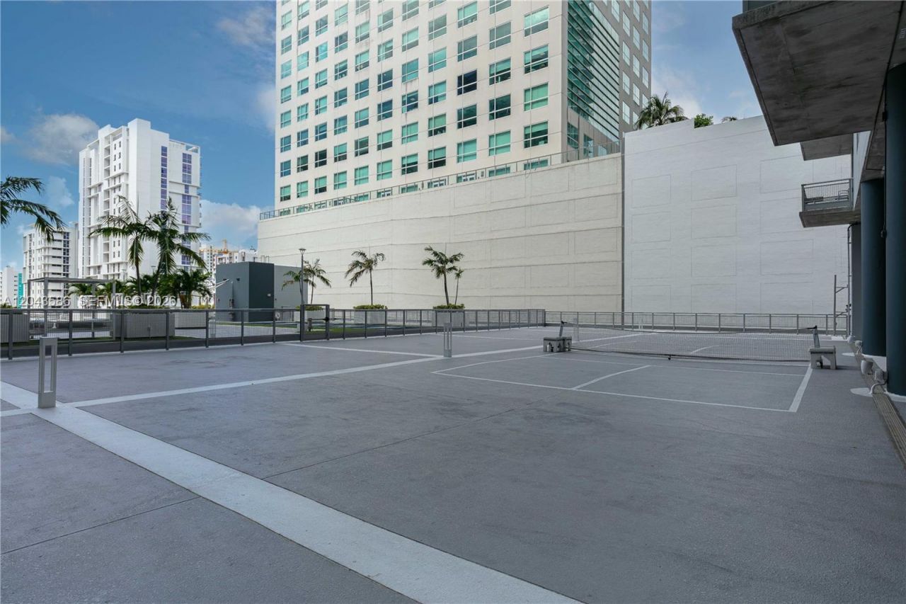 690 SW 1st Ct , Unit PHII17, Miami, FL 33130 Photo