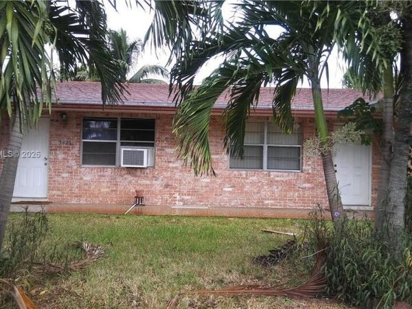 5425 NW 16th Ct, Lauderhill, FL 33313