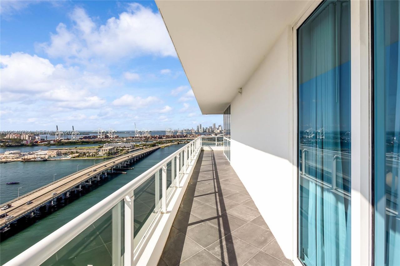 540 West Ave , Unit 2311, Miami Beach, FL 33139 Photo