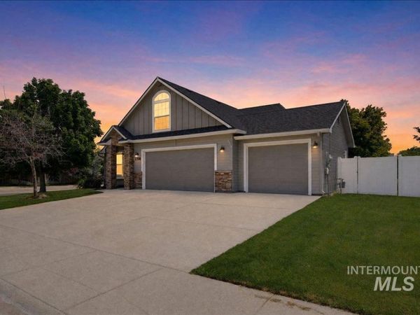 1708 S Glasgow Ave, Nampa, ID 83686