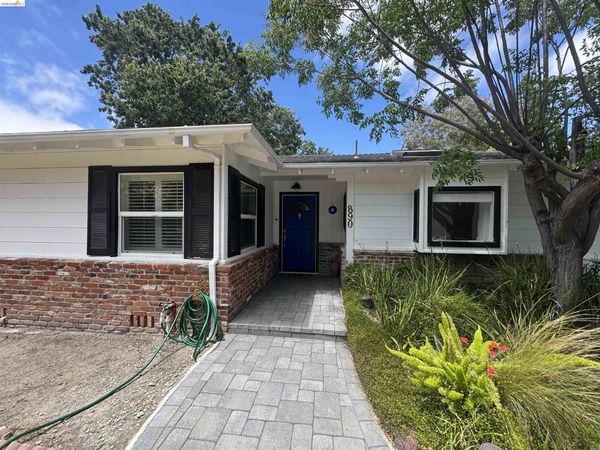 890 Hawthorne Dr, Walnut Creek, CA 94596