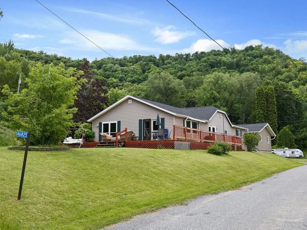 46825 Oak Hill LANE, La Crescent, MN 55947