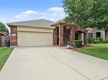8208 Sleeping Doe Drive , Fort Worth, TX 76179