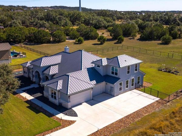795 MAXIMINO RIDGE RD, Bulverde, TX 78163