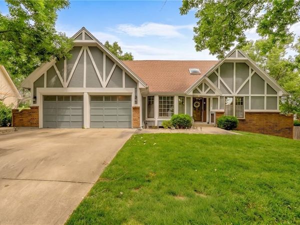 8408 W 115th Street, Overland Park, KS 66210