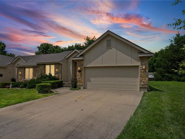 510 Ashurst Place, Lee's Summit, MO 64081
