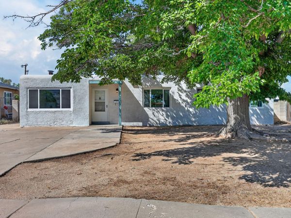 1004 Wade Circle NE, Albuquerque, NM 87112