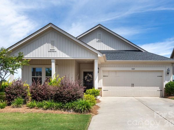 11809 Red Leaf Drive , Charlotte, NC 28215