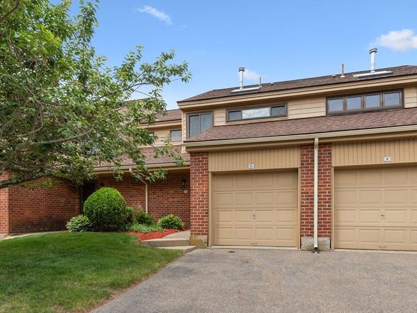 11 Elderwood Dr, Unit 11, Stoughton, MA 02072