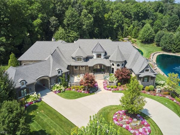 520 Arbor Falls Drive, Sharon, OH 44281