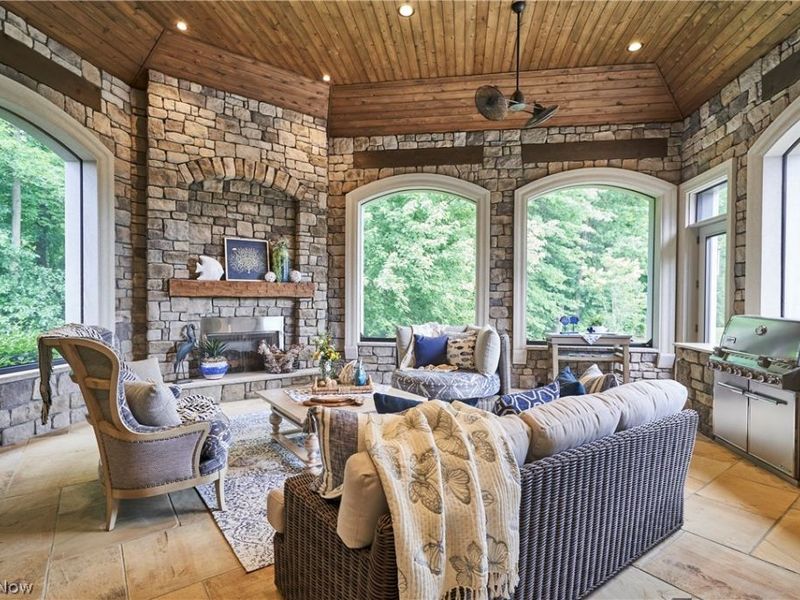 520 Arbor Falls Drive, Sharon, OH 44281 Photo 21
