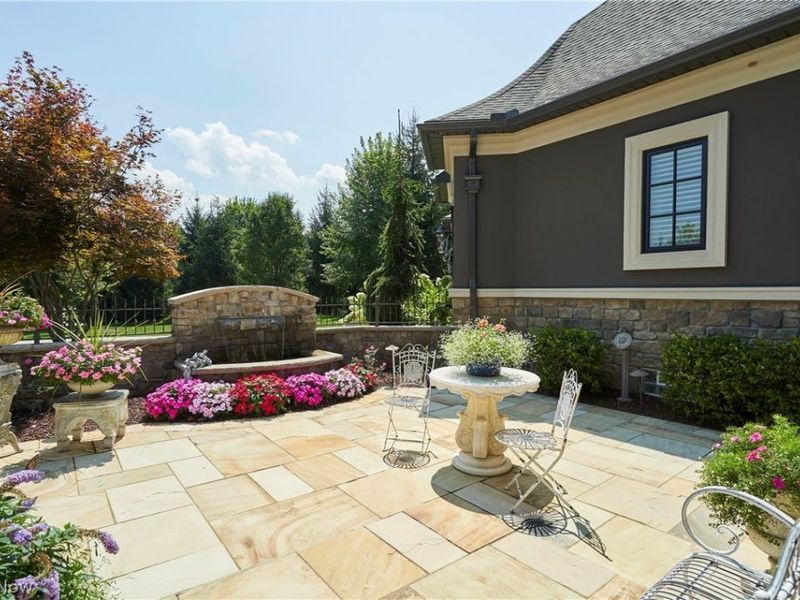 520 Arbor Falls Drive, Sharon, OH 44281 Photo 5