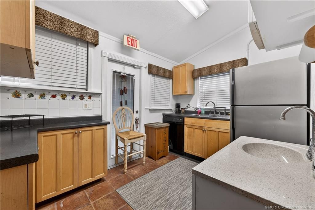 1005 W Midway Road , Fort Pierce, FL 34982 Photo