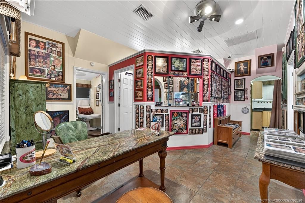 1005 W Midway Road , Fort Pierce, FL 34982 Photo