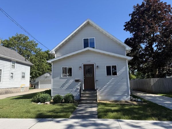 1042 TYLER AVENUE, Oshkosh, WI 54902