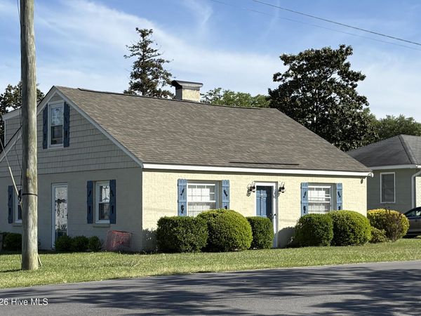 302 N Shores Road, Washington, NC 27889