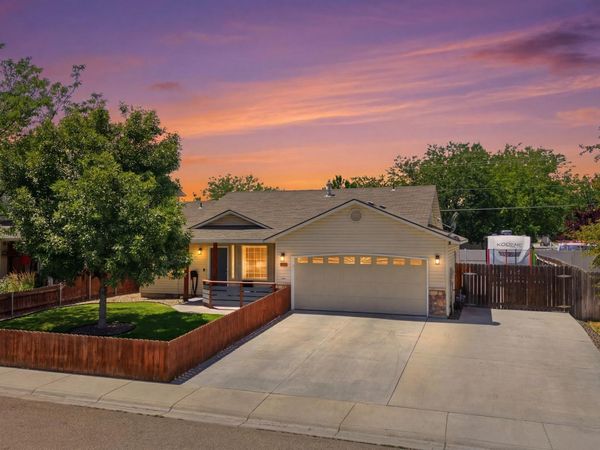 65 N Jefferson Pl, Nampa, ID 83651