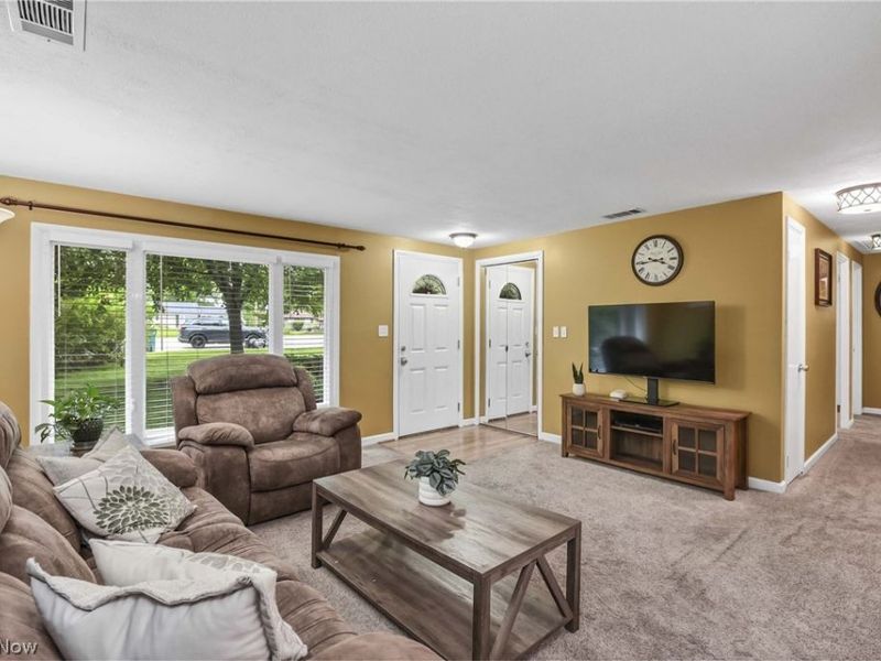 1600 Ridgewood Court, Twinsburg, OH 44087 Photo 3