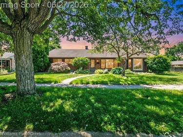 20510 Luna Street, Clinton Township, Mi 48035