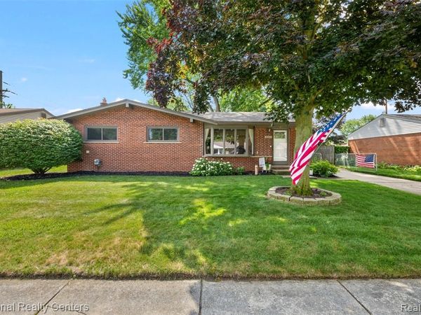36415 Dowling Street , Livonia, MI 48150