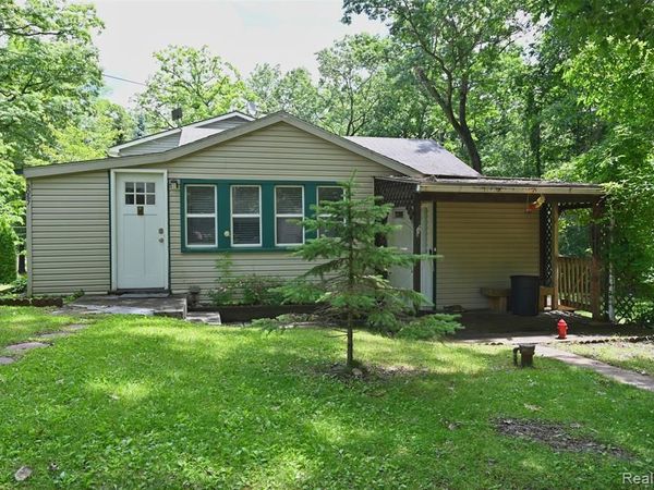 3057 Hillside Drive, Milford Twp, MI 48380