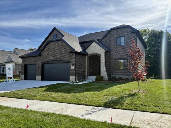 49241 London Bridge Drive, Macomb Twp, MI 48042
