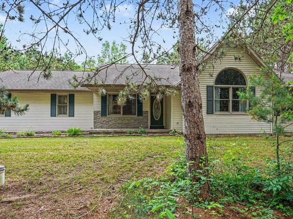 2107 Kelly Drive W, Mt Pleasant, MI 48858